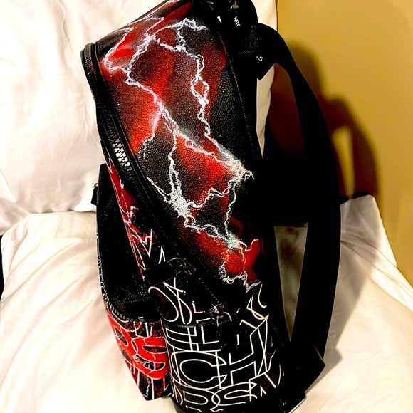 NWT authentic Michael Kors Limited edition collab red lightning,cooper graphic - Picture 3 of 6